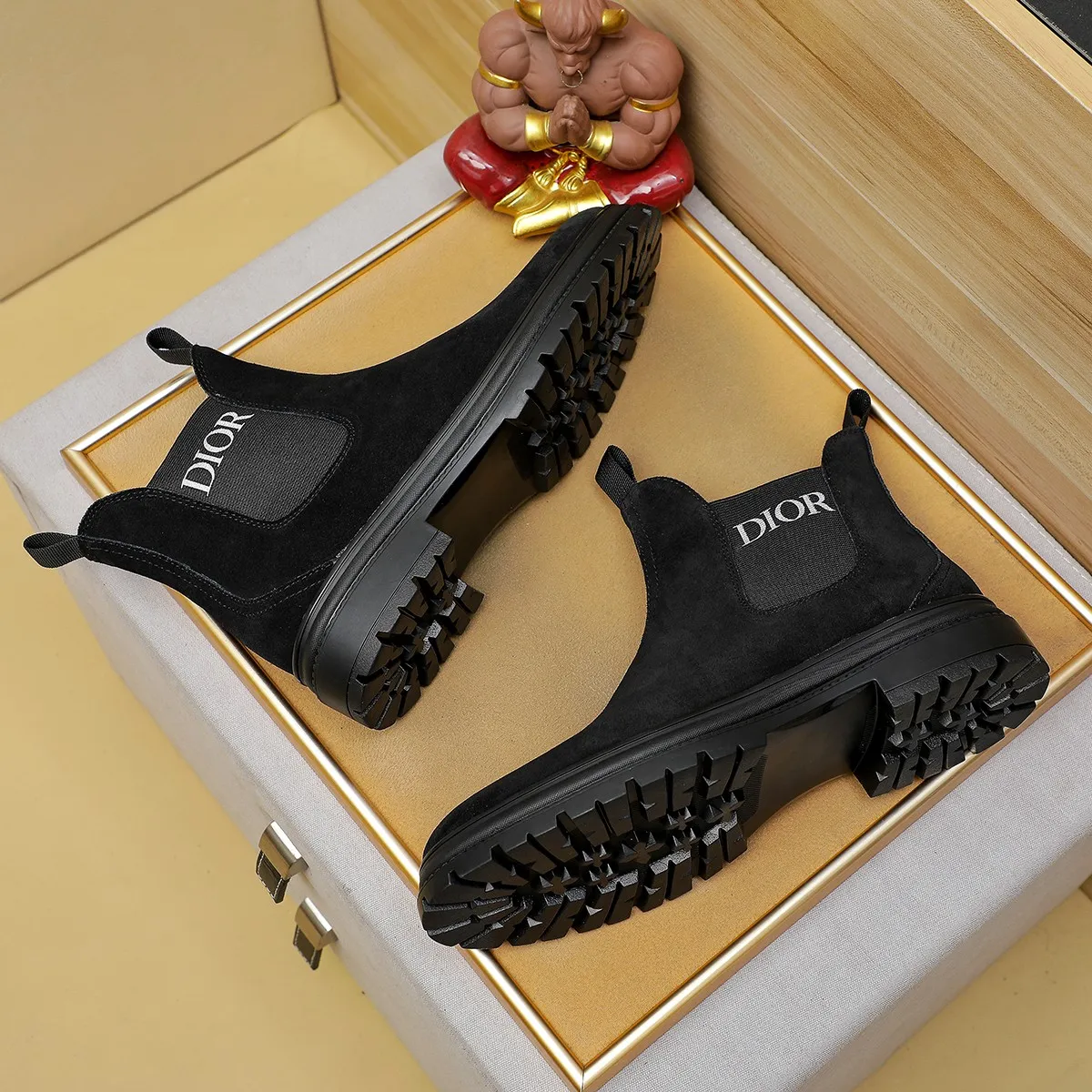 Ex-factory price: 480⌚️⌚️"Dior" Gaobang short boots⚠️⚠️Top purchasing agent🔍🔍Men's 2023HK counters are on sale simultaneously. Sole: The original sole is specially provided by the original factory. The exclusive movable molded sole is super comfortable. The original factory and the single product are handmade🔍🔍. The details determine the quality. We only make shoes with care. You can enter and exit the counter at will. Welcome to compare. 🇮🇹Size: 38-444️⃣Colors available